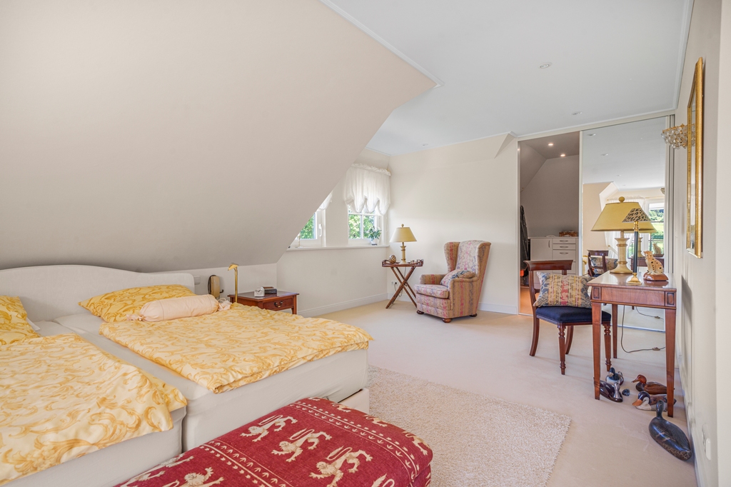 Schlafzimmer mit Ankleide