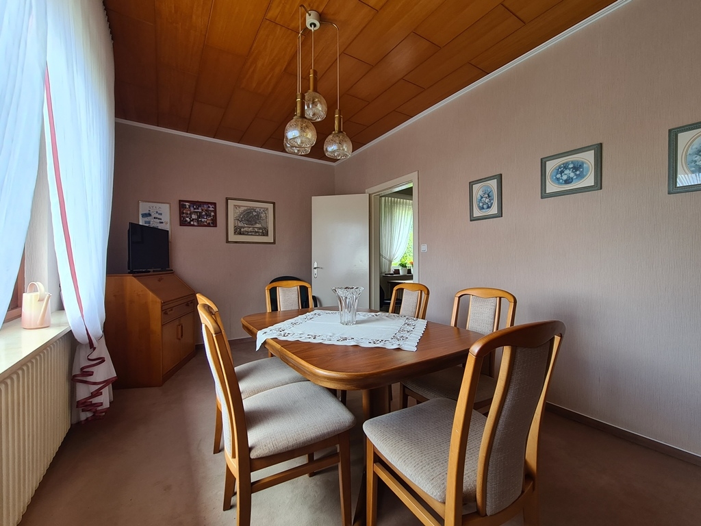 (Ess-)Zimmer (Whg. 1)