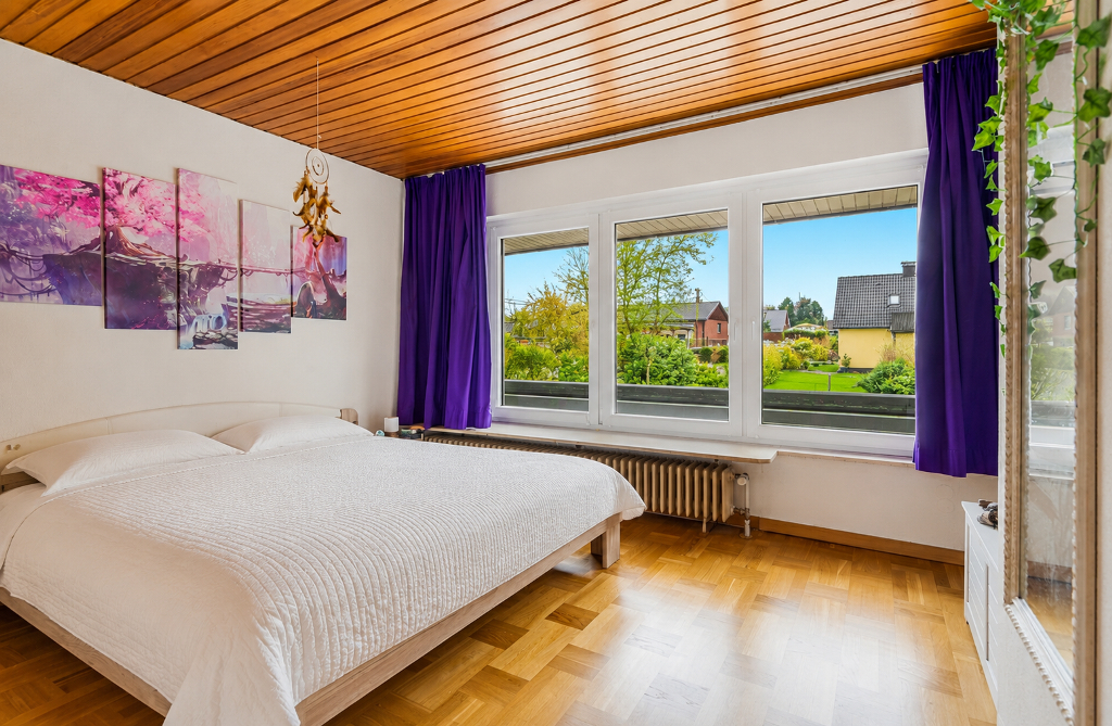 Schlafzimmer DG
