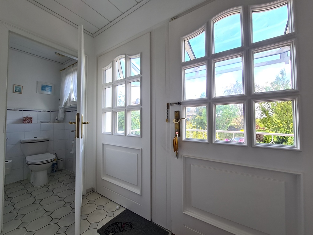 Eingang mit Gäste-WC